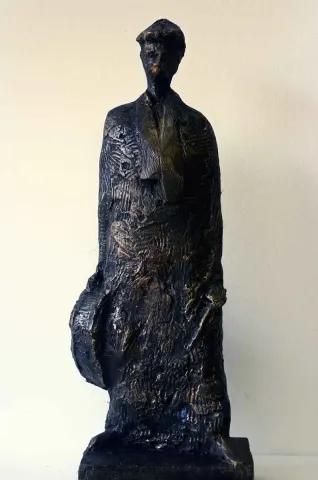 CENGİZ SAVAŞ — “İsimsiz”, 2013 "İsimsiz" eseri CENGİZ SAVAŞ tarafından 2013 yılında 53x17x12 cm ölçülerinde Heykel tekniği ile yapılmıştır.