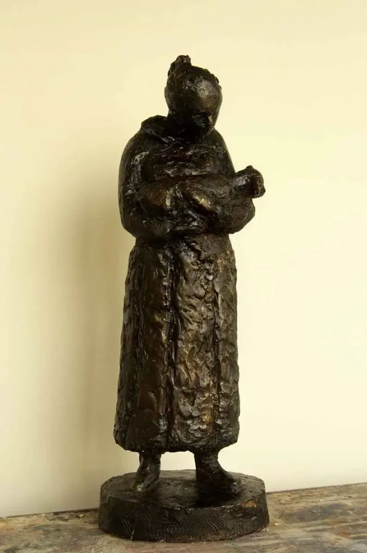 "İsimsiz" eseri CENGİZ SAVAŞ tarafından 2012 yılında 56x19x9 cm ölçülerinde Heykel tekniği ile yapılmıştır.