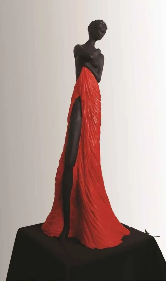 yakınlaştır "Havva" eseri YILDIZ YILMAZ tarafından 2012 yılında 65x30x18 cm ölçülerinde Polyester Döküm tekniği ile yapılmıştır.