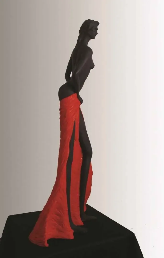 yakınlaştır "Lilith" eseri YILDIZ YILMAZ tarafından 2012 yılında 63x31x20 cm ölçülerinde Polyester Döküm tekniği ile yapılmıştır.