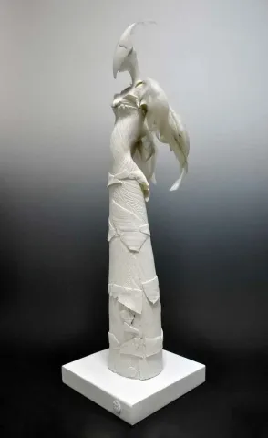 DENİZ ONUR ERMAN — “Futuristic”, 2014 "Futuristic" eseri DENİZ ONUR ERMAN tarafından 2014 yılında 100x100 cm ölçülerinde Seramik tekniği ile yapılmıştır.