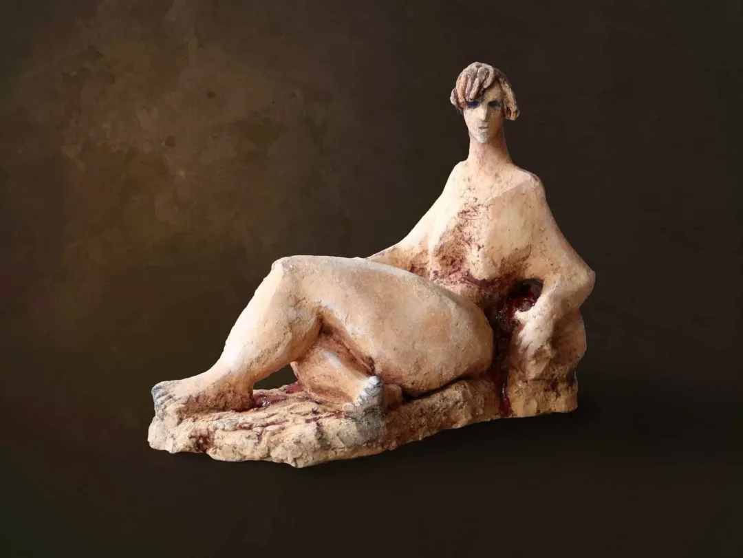 "isimsiz" eseri AZİMET KARAMAN tarafından 2014 yılında 23x28x13 cm ölçülerinde Pişmiş Toprak tekniği ile yapılmıştır.