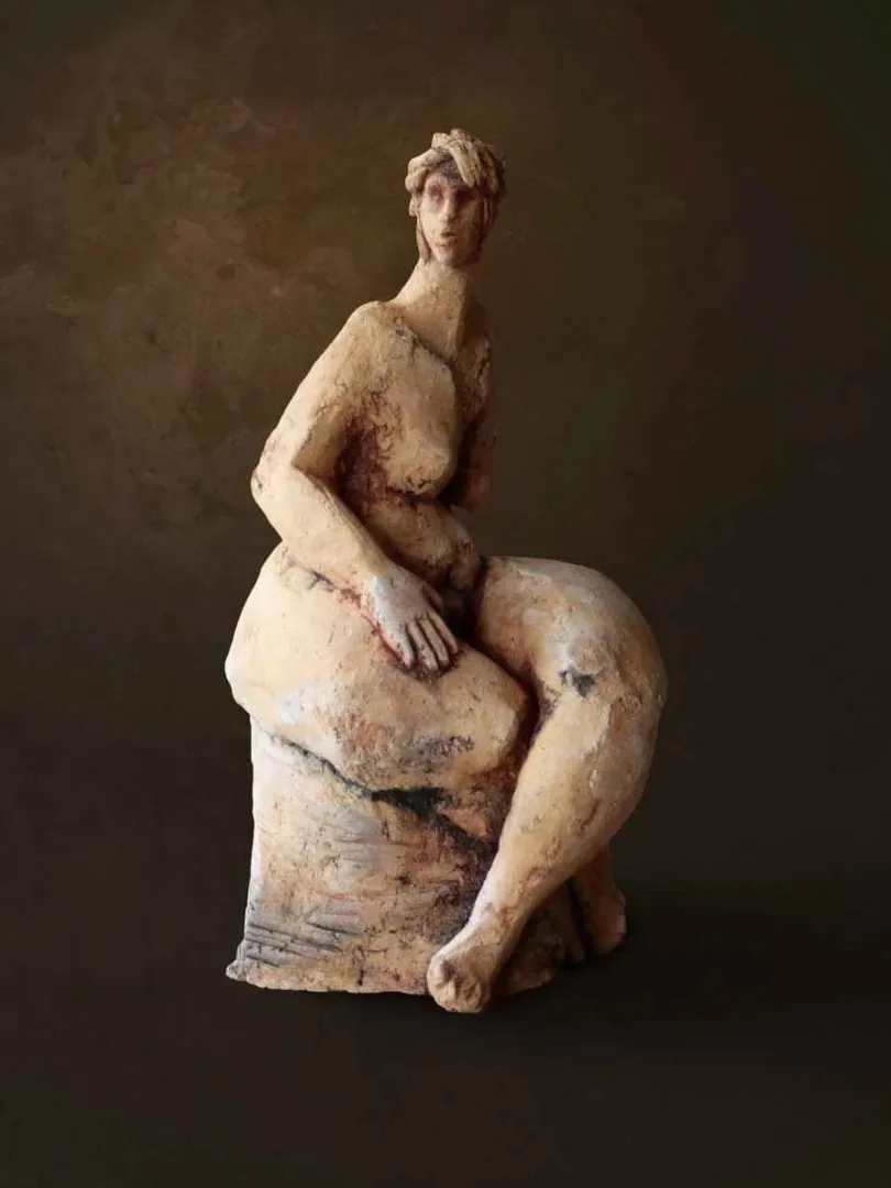 "isimsiz" eseri AZİMET KARAMAN tarafından 2014 yılında 31x13x20 cm ölçülerinde Pişmiş Toprak tekniği ile yapılmıştır.