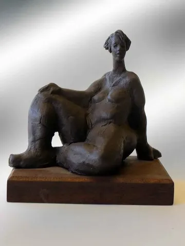 AZİMET KARAMAN — “isimsiz”, 2014 "isimsiz" eseri AZİMET KARAMAN tarafından 2014 yılında 17x11x18 cm ölçülerinde Pişmiş Toprak tekniği ile yapılmıştır.