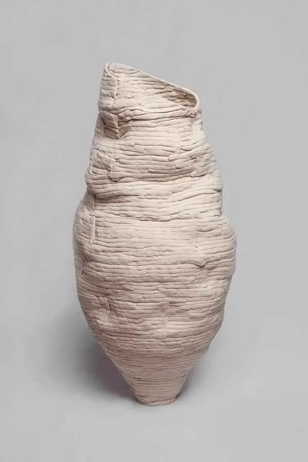 yakınlaştır "Beni Içinde Sakla VI" eseri GÖKÇE ÖZER tarafından 2013 yılında 41x16 cm ölçülerinde Stoneware , 1200 °C tekniği ile yapılmıştır.