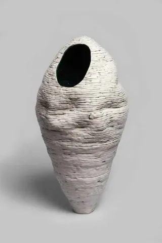 GÖKÇE ÖZER — “Beni Içinde Sakla x”, 2013 "Beni Içinde Sakla x" eseri GÖKÇE ÖZER tarafından 2013 yılında 44x24 cm ölçülerinde Stoneware , 1200 °C tekniği ile yapılmıştır.