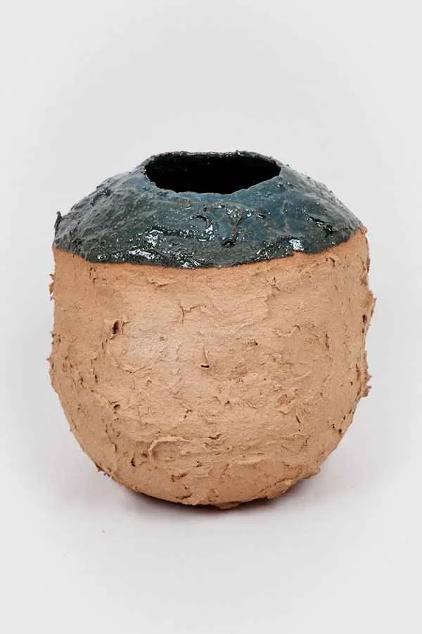 yakınlaştır "Beni Içinde Sakla xII" eseri GÖKÇE ÖZER tarafından 2014 yılında 33x29 cm ölçülerinde Paperclay , 1200 °C tekniği ile yapılmıştır.