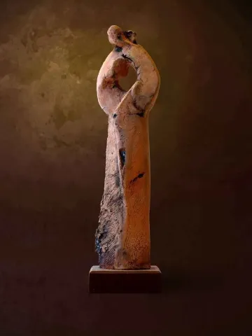 AZİMET KARAMAN — “isimsiz”, 2014 "isimsiz" eseri AZİMET KARAMAN tarafından 2014 yılında 49x14x10 cm ölçülerinde Seramik tekniği ile yapılmıştır.