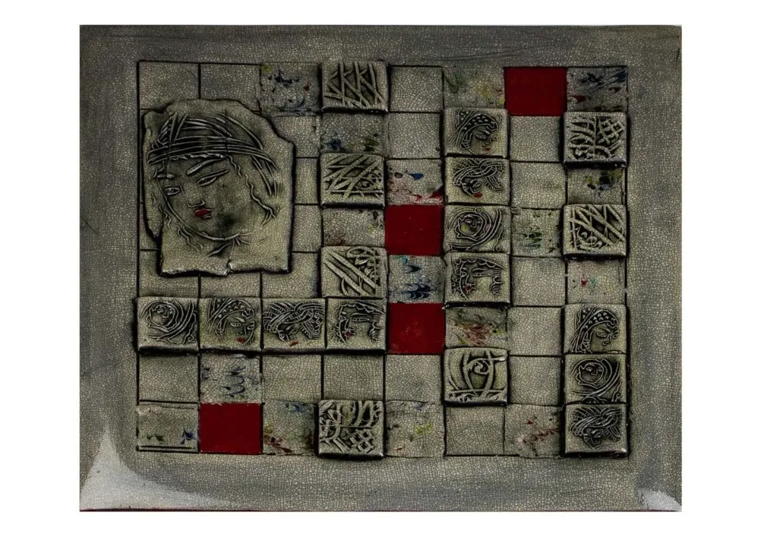 "isimsiz" eseri VEDAT KACAR tarafından 2014 yılında 50x50 cm ölçülerinde Seramik tekniği ile yapılmıştır.