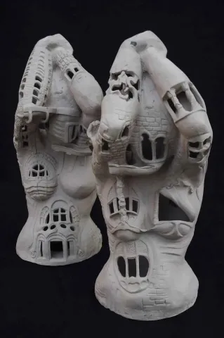 "Kilit Taşı 1" eseri SİBEL KELER tarafından 2012 yılında 62x30x15 cm ölçülerinde Seramik tekniği ile yapılmıştır.