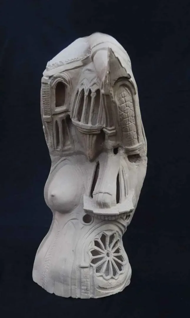 yakınlaştır "Kilit Taşı 3" eseri SİBEL KELER tarafından 2012 yılında 62x22x24 cm ölçülerinde Seramik tekniği ile yapılmıştır.