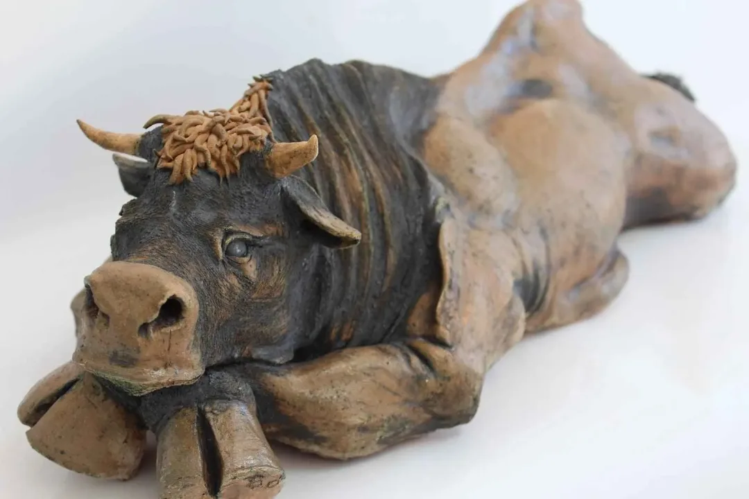 yakınlaştır "Miskin" eseri BUĞRA ÖZER tarafından 2013 yılında 16x73x24 cm ölçülerinde Seramik tekniği ile yapılmıştır.