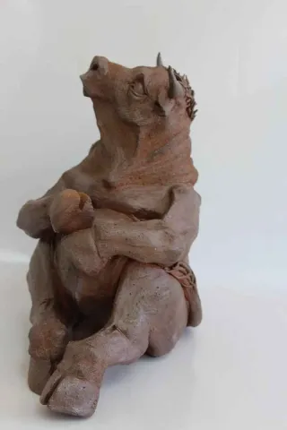 BUĞRA ÖZER — “Ürkek”, 2013 "Ürkek" eseri BUĞRA ÖZER tarafından 2013 yılında 32x30x18 cm ölçülerinde Seramik tekniği ile yapılmıştır.