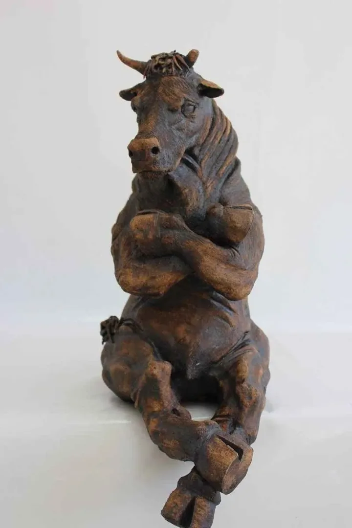 yakınlaştır "Küsmüş" eseri BUĞRA ÖZER tarafından 2013 yılında 41x30x20 cm ölçülerinde Seramik tekniği ile yapılmıştır.