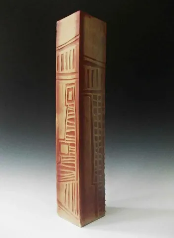 "Duvar" eseri FEYZA ÖZGÜNDOĞDU tarafından 2014 yılında 54x14x14 cm ölçülerinde Seramik tekniği ile yapılmıştır.