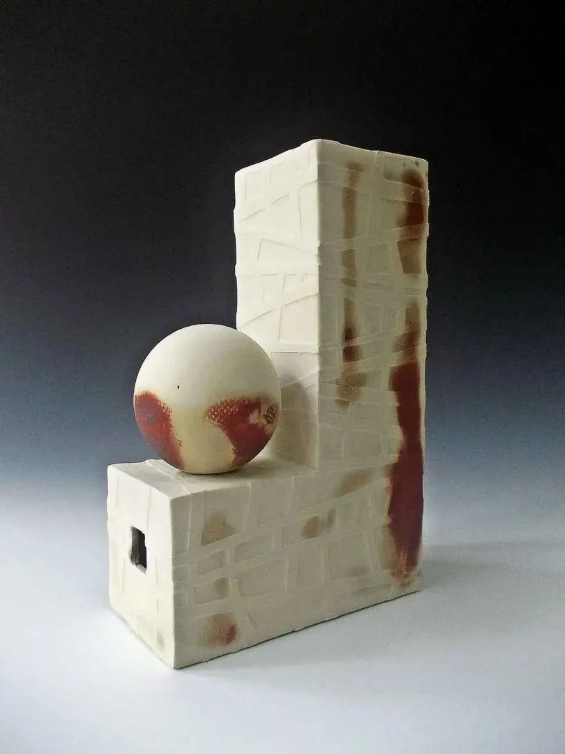 "Yuva" eseri FEYZA ÖZGÜNDOĞDU tarafından 2010 yılında 26x17x10 cm ölçülerinde Seramik tekniği ile yapılmıştır.