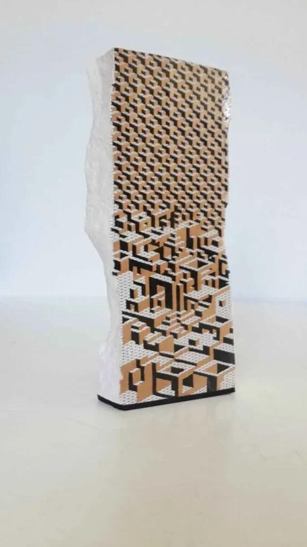 "isimsiz" eseri İSMET YÜKSEL tarafından 2013 yılında 30x15x7 cm ölçülerinde Seramik tekniği ile yapılmıştır.