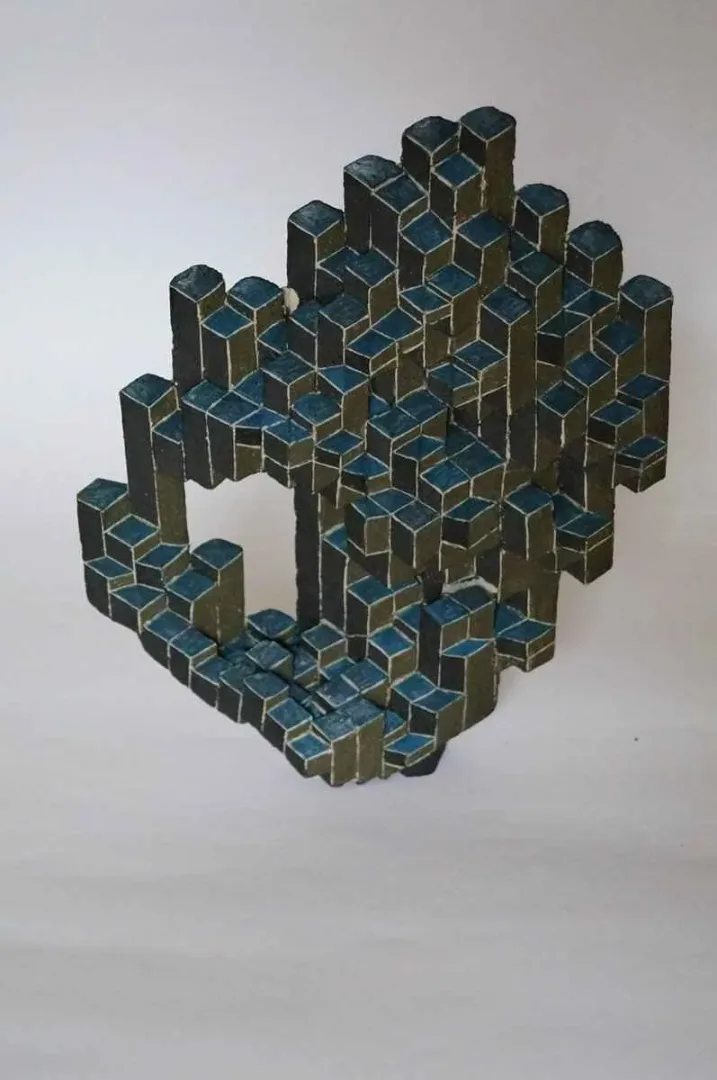 "isimsiz" eseri İSMET YÜKSEL tarafından 2013 yılında 25x25x8 cm ölçülerinde Seramik tekniği ile yapılmıştır.