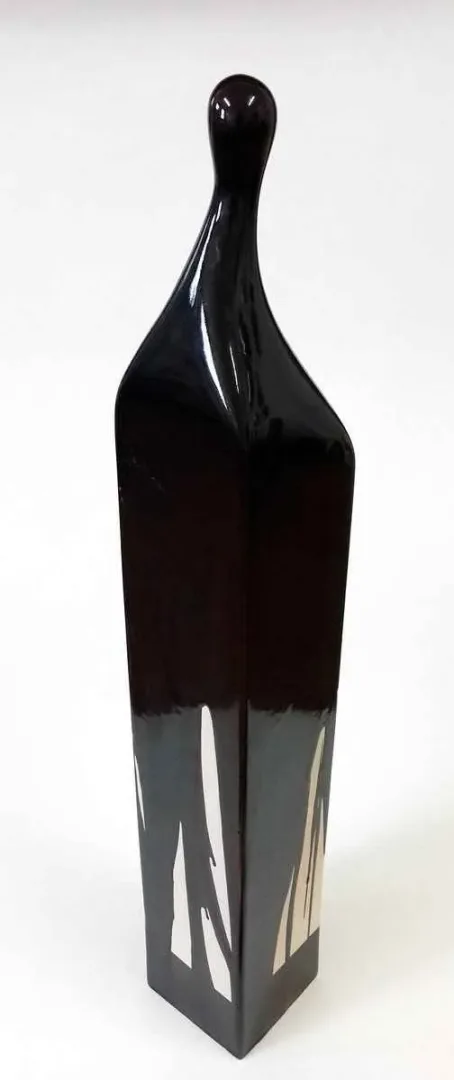 yakınlaştır "Insan Blokları 2" eseri KEMAL ULUDAĞ tarafından 2014 yılında 65x9x9 cm ölçülerinde Seramik tekniği ile yapılmıştır.