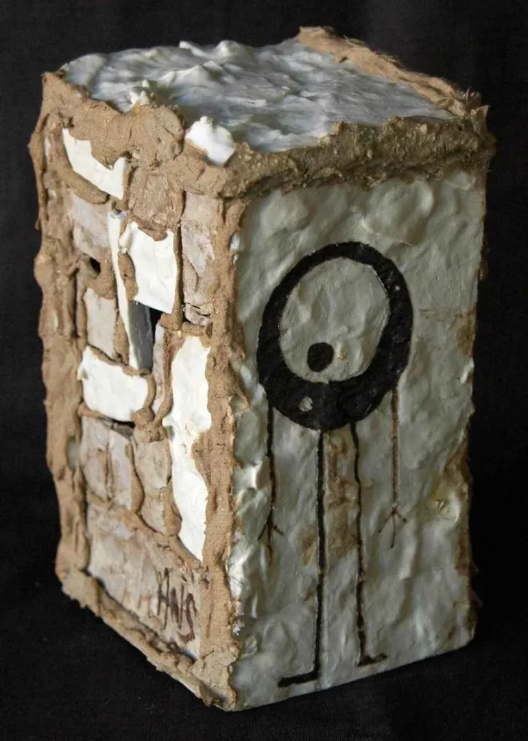 yakınlaştır "şaşkınlık" eseri HASAN NUMAN SUÇAĞLAR tarafından 2013 yılında 20x11x11 cm ölçülerinde Seramik tekniği ile yapılmıştır.