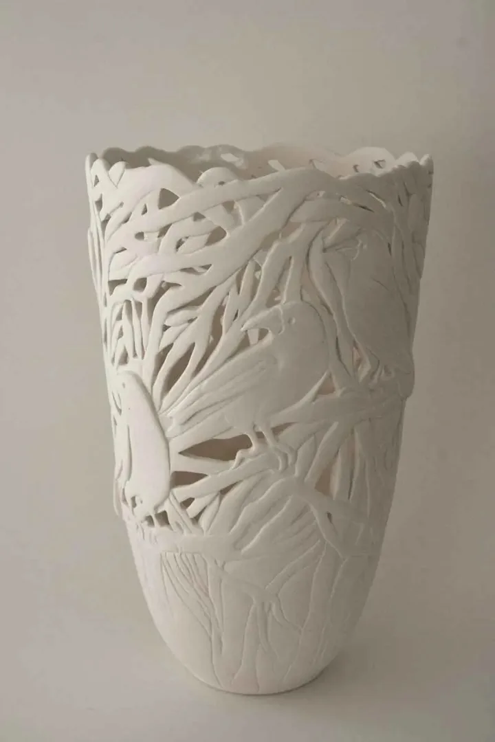 yakınlaştır "Birkaç Ağaç Meselesi" eseri OYA UZUNER tarafından 2014 yılında 30x40 cm ölçülerinde Seramik tekniği ile yapılmıştır.