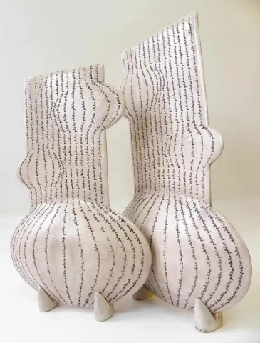 "Pollution" eseri PINAR BAKLAN ÖNAL tarafından 2012 yılında 29x7x45, 31x8x50 cm ölçülerinde Seramik tekniği ile yapılmıştır.