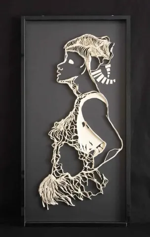"isimsiz" eseri SEVDA ÖZDEMİR tarafından 2014 yılında 102x52x4 cm ölçülerinde Seramik tekniği ile yapılmıştır.