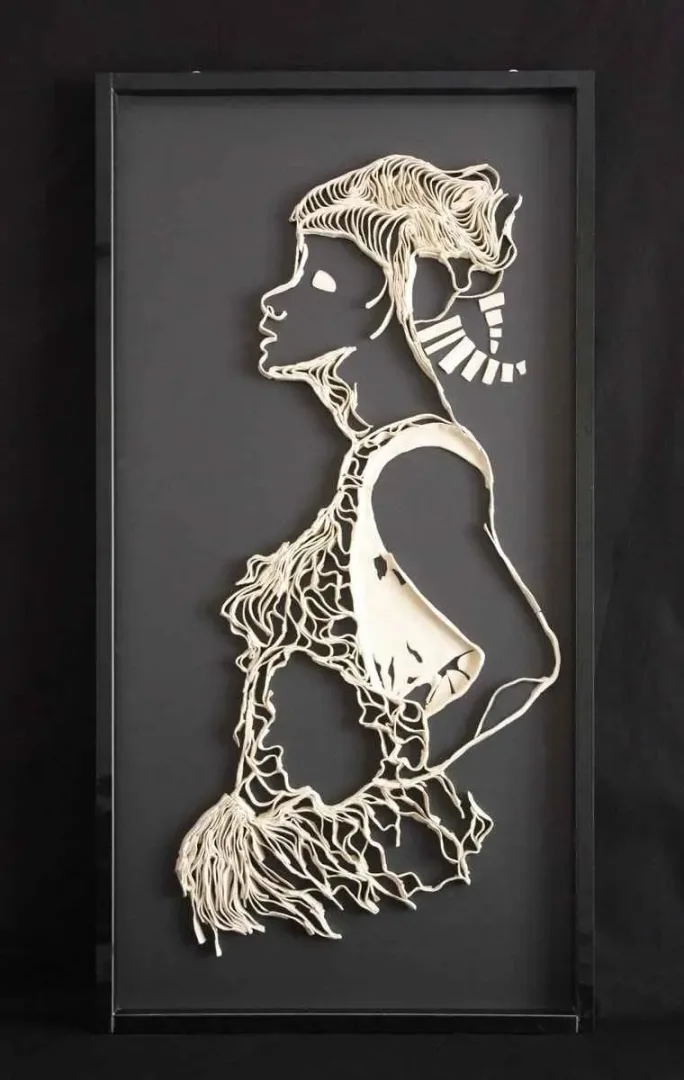 "isimsiz" eseri SEVDA ÖZDEMİR tarafından 2014 yılında 102x52x4 cm ölçülerinde Seramik tekniği ile yapılmıştır.