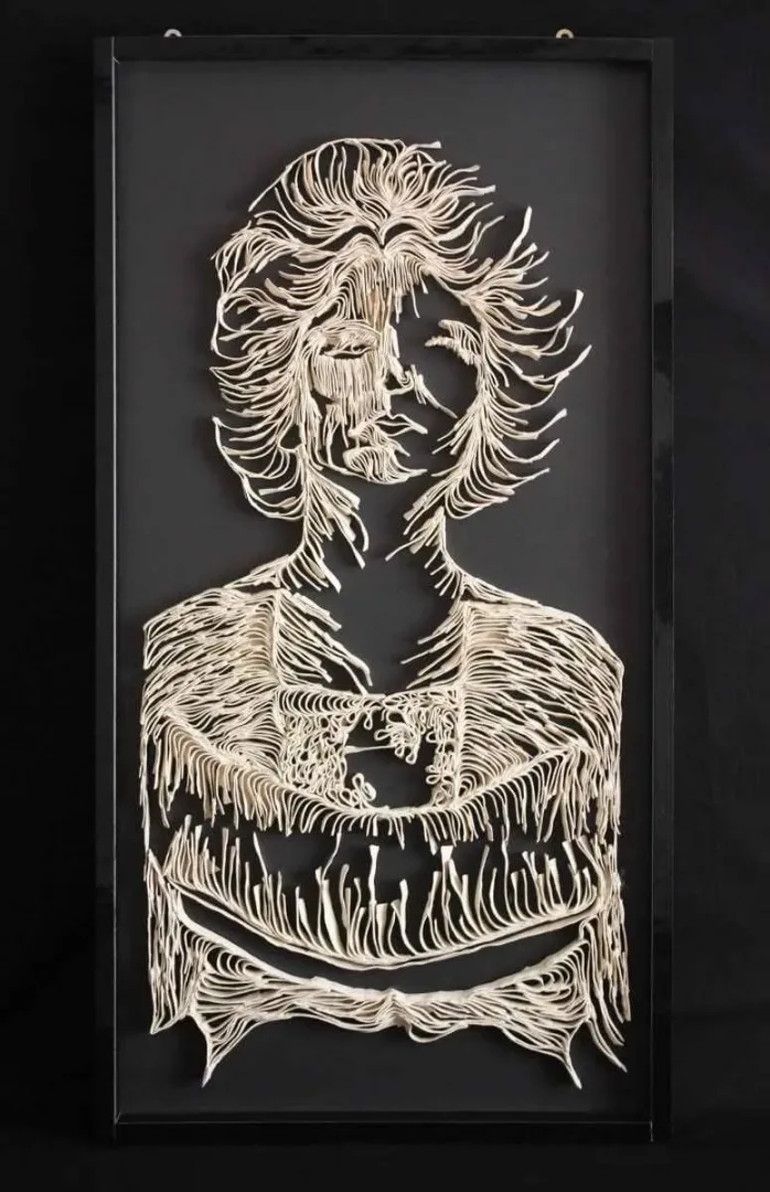 "isimsiz" eseri SEVDA ÖZDEMİR tarafından 2014 yılında 102x52x4 cm ölçülerinde Seramik tekniği ile yapılmıştır.