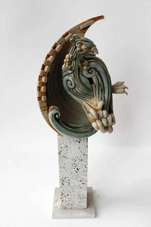 yakınlaştır "Simurg,7-" eseri KAMURAN AK tarafından 2014 yılında 20x20x40 cm ölçülerinde Stoneware, Döküm el ile şekillendirme, 1200 C tekniği ile yapılmıştır.