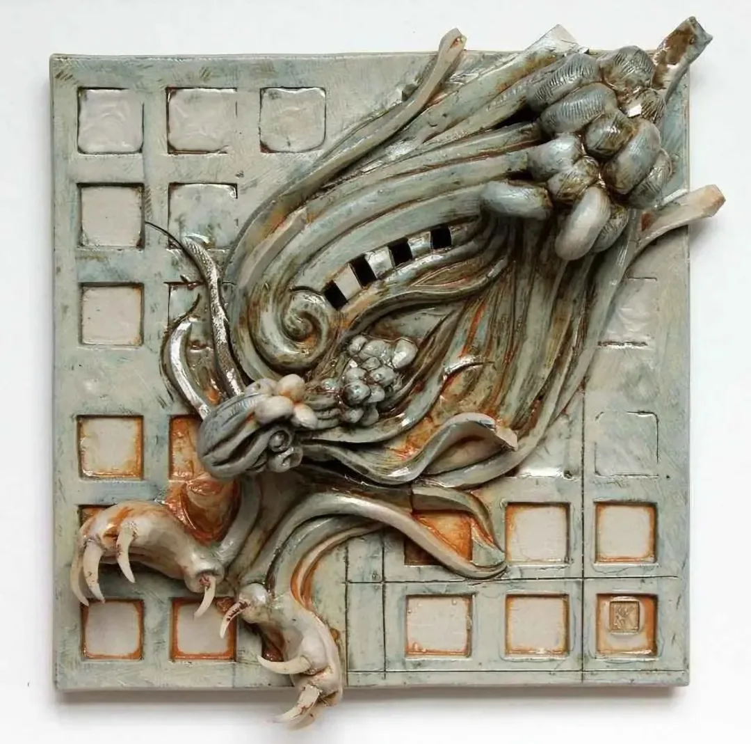 yakınlaştır "Simurg,7-" eseri KAMURAN AK tarafından 2014 yılında 20x20x40 cm ölçülerinde Stoneware, Döküm el ile şekillendirme, 1200 C tekniği ile yapılmıştır.