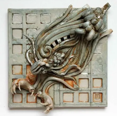 KAMURAN AK — “Simurg,7-”, 2014 "Simurg,7-" eseri KAMURAN AK tarafından 2014 yılında 20x20x40 cm ölçülerinde Stoneware, Döküm el ile şekillendirme, 1200 C tekniği ile yapılmıştır.