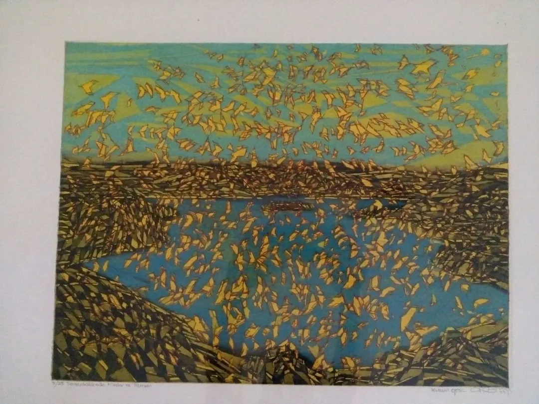 "İsimsiz" eseri DEVRİM ERBİL tarafından 1993 yılında 33x43 cm ölçülerinde Serigrafi tekniği ile yapılmıştır.
