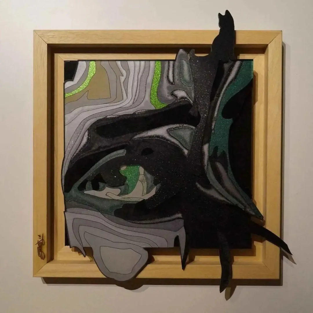 yakınlaştır "İsimsiz" eseri EMRE LÜLE tarafından 2014 yılında 20x20 cm ölçülerinde Pleksi tekniği ile yapılmıştır.