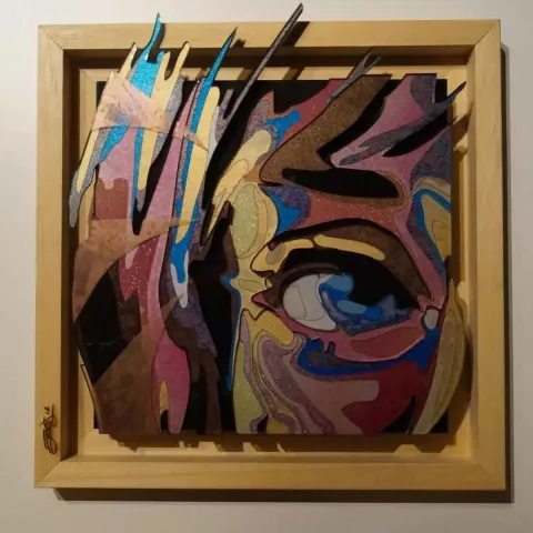EMRE LÜLE tarafından 2014 yılında 20x20 cm ölçülerinde Pleksi tekniği ile yapılmıştır.