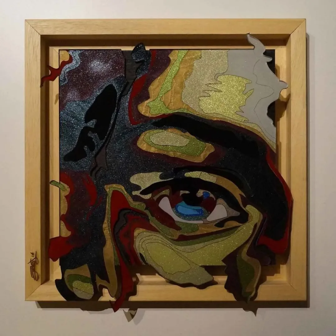 yakınlaştır "İsimsiz" eseri EMRE LÜLE tarafından 2014 yılında 20x20 cm ölçülerinde Pleksi tekniği ile yapılmıştır.