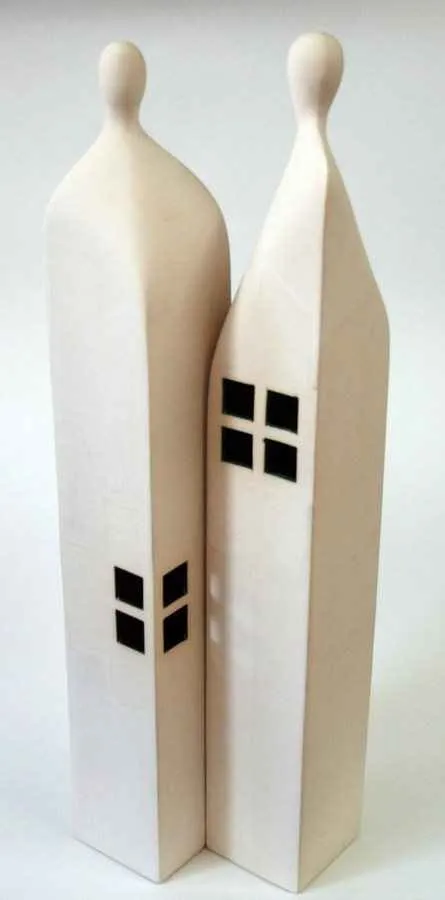 yakınlaştır "İnsan Blokları II" eseri KEMAL ULUDAĞ tarafından 2014 yılında 65x9x9 cm ölçülerinde Seramik,Stoneware , 1200°C tekniği ile yapılmıştır.