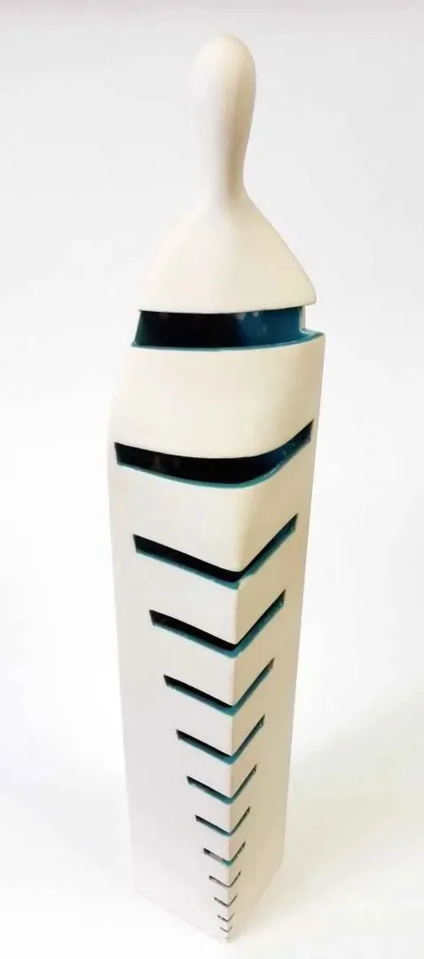 "İnsan Blokları IV" eseri KEMAL ULUDAĞ tarafından 2014 yılında 65x9x9 cm ölçülerinde Seramik,Stoneware , 1200°C tekniği ile yapılmıştır.
