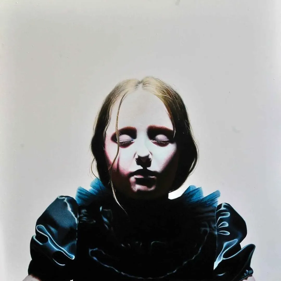 "Anonyme" eseri METİN KALKIZOĞLU tarafından 2014 yılında 40x40 cm ölçülerinde Tuvale üzeri akrilik boya boya tekniği ile yapılmıştır.