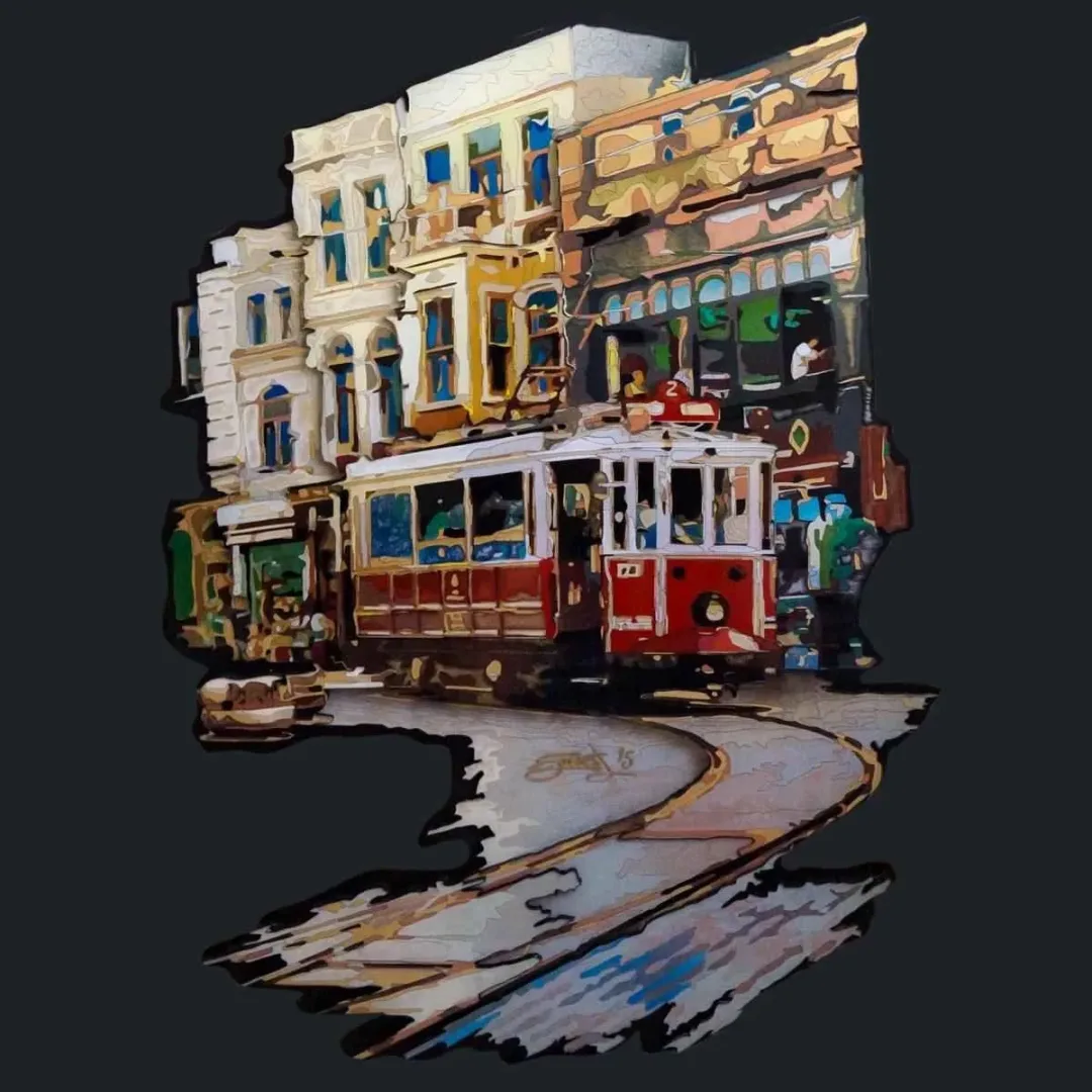 "Tramvay" eseri EMRE LÜLE tarafından 2015 yılında 80x60 cm ölçülerinde Pleksiglas+Ahşap tekniği ile yapılmıştır.