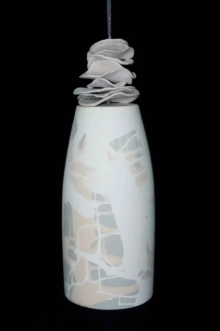 yakınlaştır "İsimsiz" eseri BETÜL DEMİR tarafından 2014 yılında 23x55 cm ölçülerinde Seramik tekniği ile yapılmıştır.