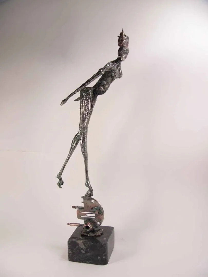 ÖZER AKTAŞ — 2015 Bu eser ÖZER AKTAŞ tarafından 2015 yılında 17x11x49 cm ölçülerinde Demir yontu tekniği ile yapılmıştır.