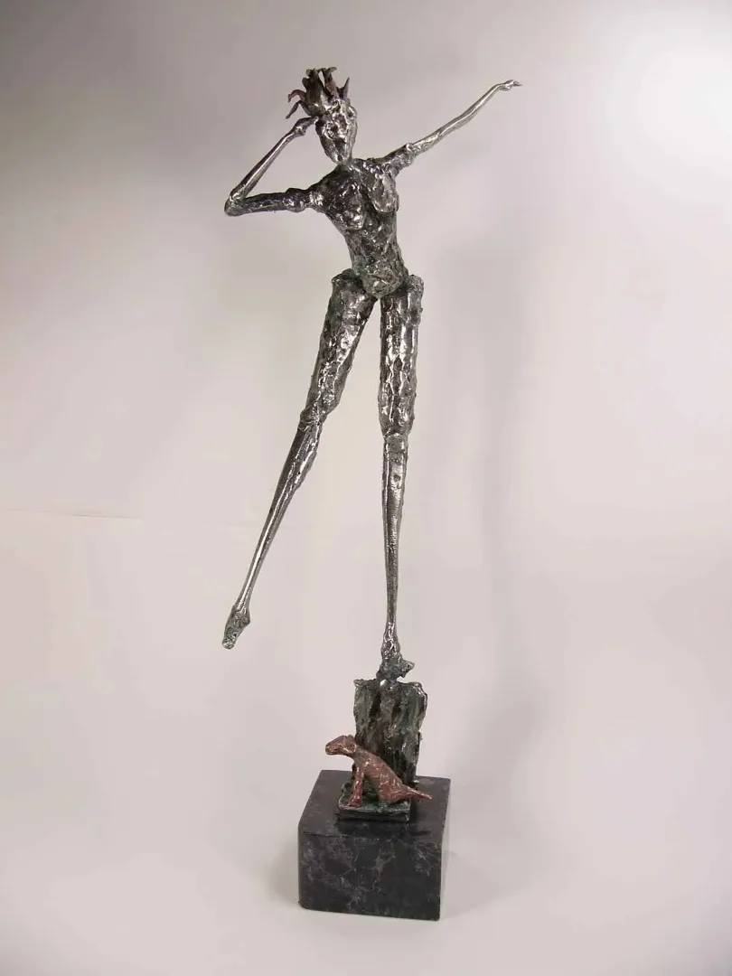 yakınlaştır "İsimsiz" eseri ÖZER AKTAŞ tarafından 2015 yılında 19x11x50 cm ölçülerinde Demir yontu tekniği ile yapılmıştır.