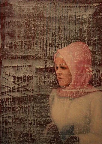 "İsimsiz" eseri AZAT YEMAN tarafından 2013 yılında 110x70 cm ölçülerinde Tuval üzeri akrilik ve yağlı boya tekniği ile yapılmıştır.
