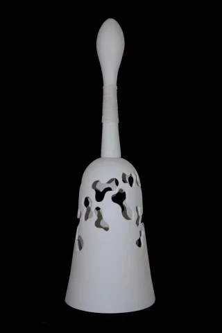 "İsimsiz" eseri BETÜL DEMİR tarafından 30x30x70 cm ölçülerinde Kalıpla ve elle şekillendirme, 1100 °C, tekniği ile yapılmıştır.