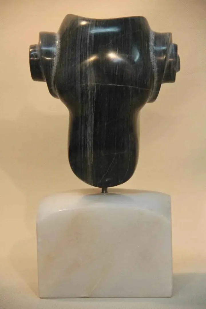 yakınlaştır "Efes Koçu" eseri CEMİL GÜÇ tarafından 2013 yılında 29x14x12 cm ölçülerinde Efes Taşı tekniği ile yapılmıştır.