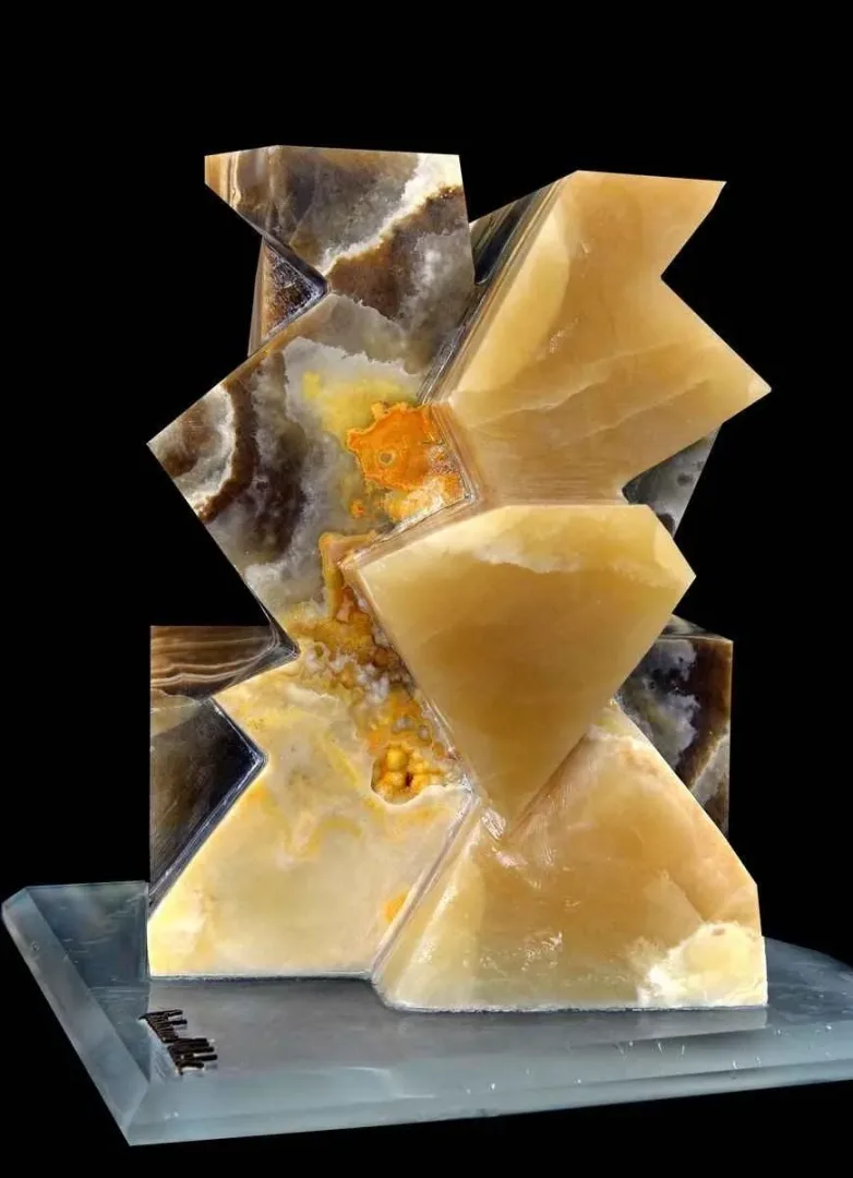 yakınlaştır "Yetiş(Hurry Up)" eseri ÇIDAM MELEK tarafından 2015 yılında 30x22x22 cm ölçülerinde Onyx tekniği ile yapılmıştır.