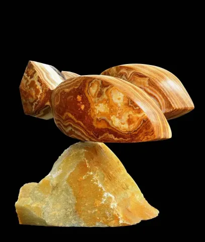 "Balıklar(Fish)-II" eseri ÇIDAM MELEK tarafından 2012 yılında 35x29x25 cm ölçülerinde Onyx tekniği ile yapılmıştır.