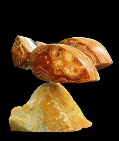 ÇIDAM MELEK — “Balıklar(Fish)-II”, 2012 "Balıklar(Fish)-II" eseri ÇIDAM MELEK tarafından 2012 yılında 35x29x25 cm ölçülerinde Onyx tekniği ile yapılmıştır.