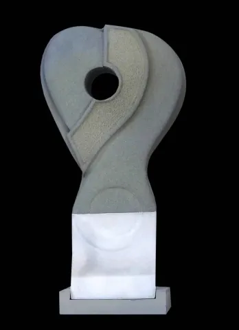 ÇIDAM MELEK — “Sonsuzluk(Eternity)”, 2002 "Sonsuzluk(Eternity)" eseri ÇIDAM MELEK tarafından 2002 yılında 70x35x25 cm ölçülerinde Edirne Keşan & Afyon Mermeri tekniği ile yapılmıştır.
